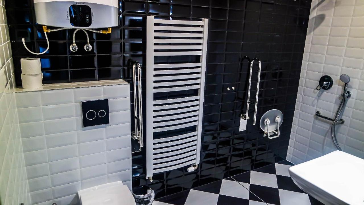 Racibórz Kaktus Chill & Sleeping - 50 M Od Rynkuアパートホテル エクステリア 写真