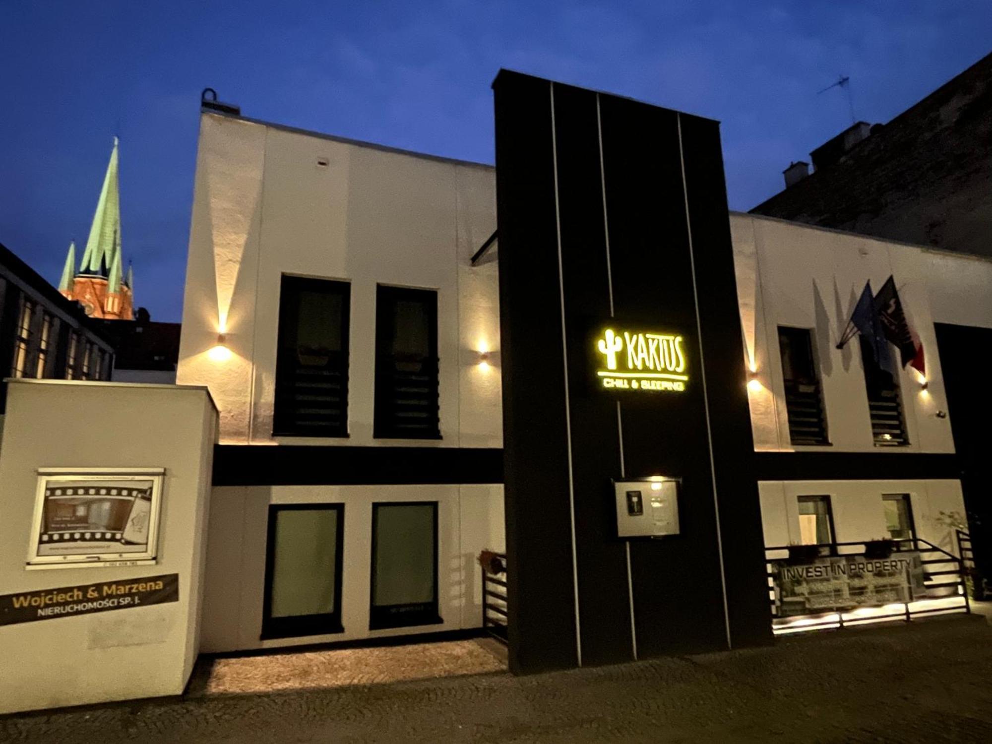 Racibórz Kaktus Chill & Sleeping - 50 M Od Rynkuアパートホテル エクステリア 写真